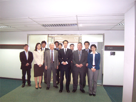 2007年3月篠崎資志文部科学省研究振興戦略官 北京日中連携研究室視察